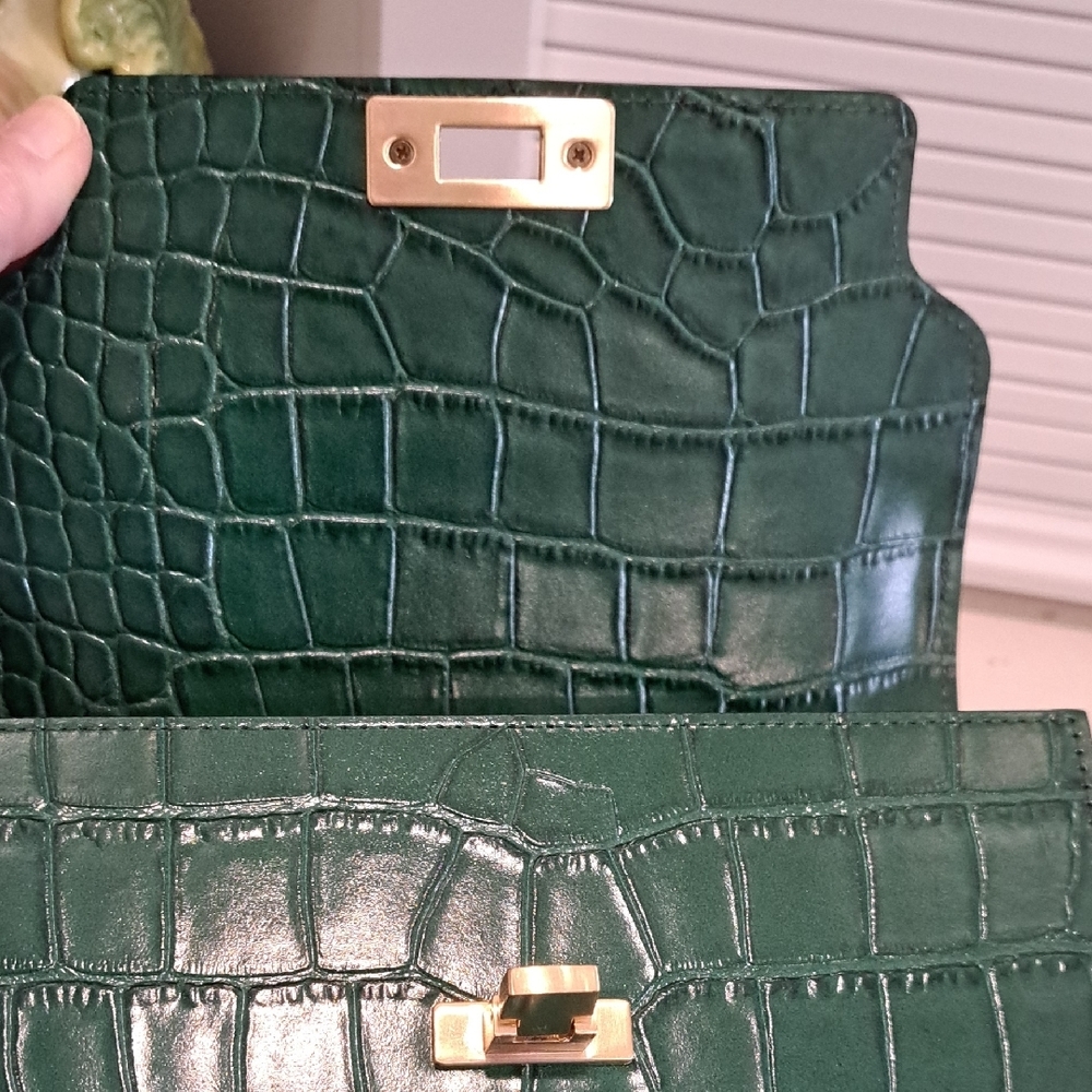 Margesherwood Forest Green Croc-Embossed Leather Bag - Picture 11 of 16